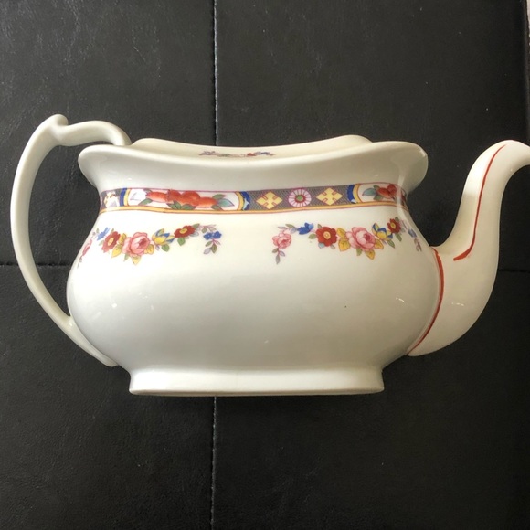 VINTAGE CHINA TEA SET, CUPS, SAUCERS, AND TEA POT. - Picture 3 of 7